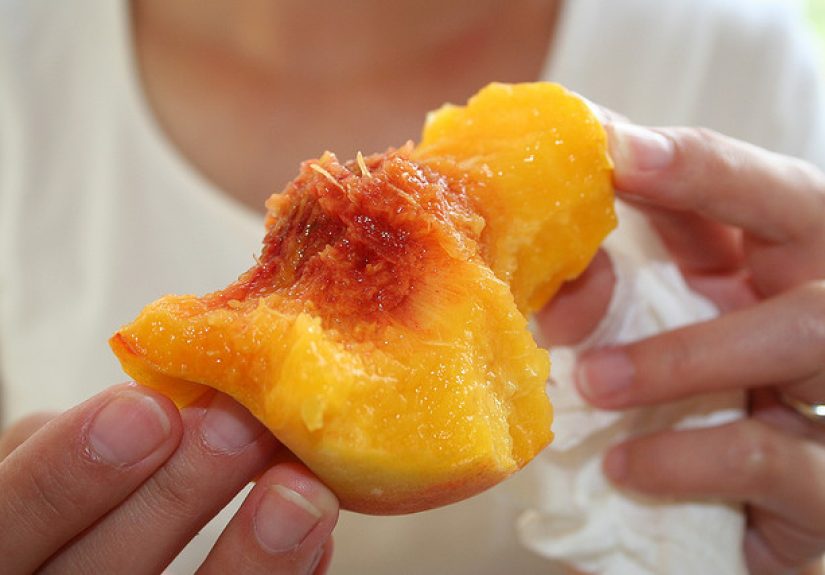 #190 Making disgusting slurping noises while eating a really juicy peach - 1000 Awesome Things