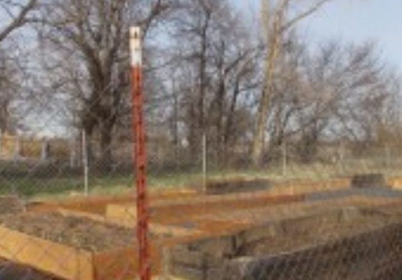 How to Build Raised Garden Beds From Used Privacy Fence DIY