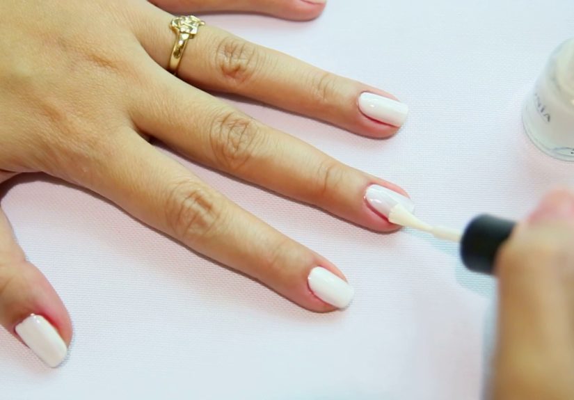 How to Make Newspaper Nails: 10 Steps