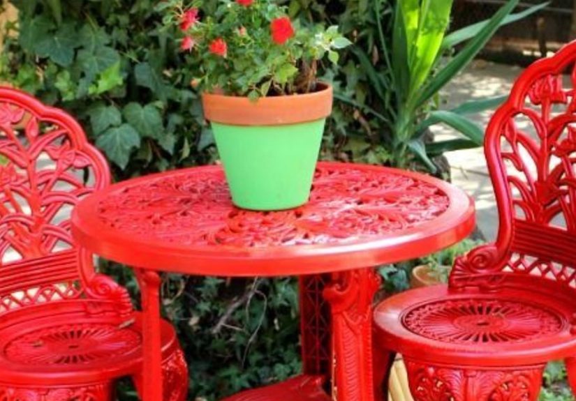 Outdoor Bistro Set Spray Paint Makeover