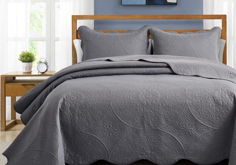 10 Best Lightweight Quilts Deals to Shop at Walmart