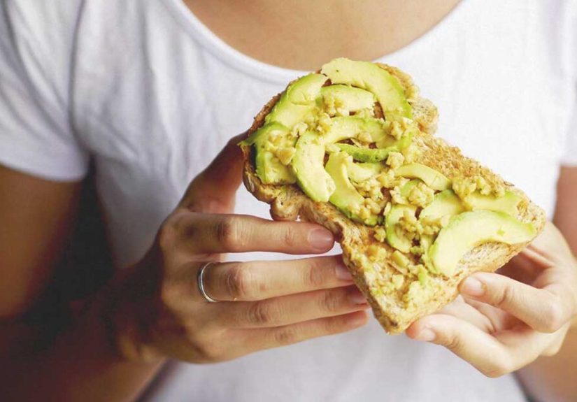 11 Cholesterol Lowering Foods: Garlic, Onion, and More