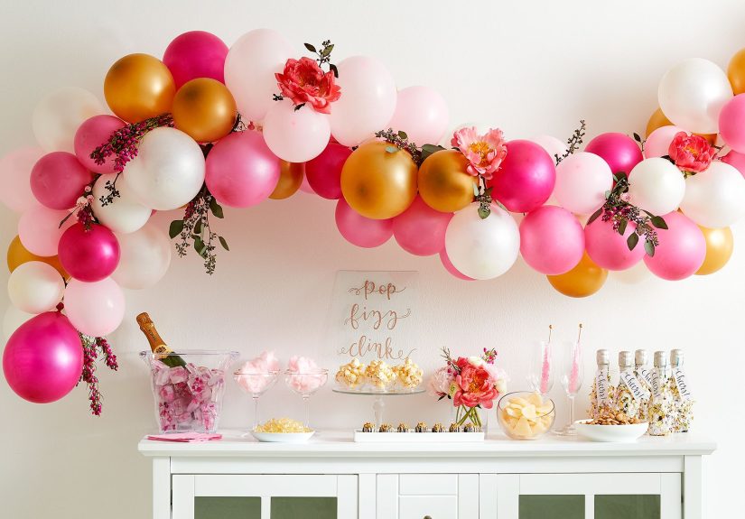 39 Valentine's Day Decor Ideas That Will Give You Major Heart Eyes
