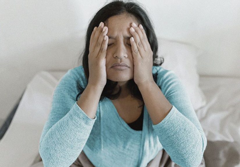 Amanecer con migraña: Causas, tratamientos y prevención