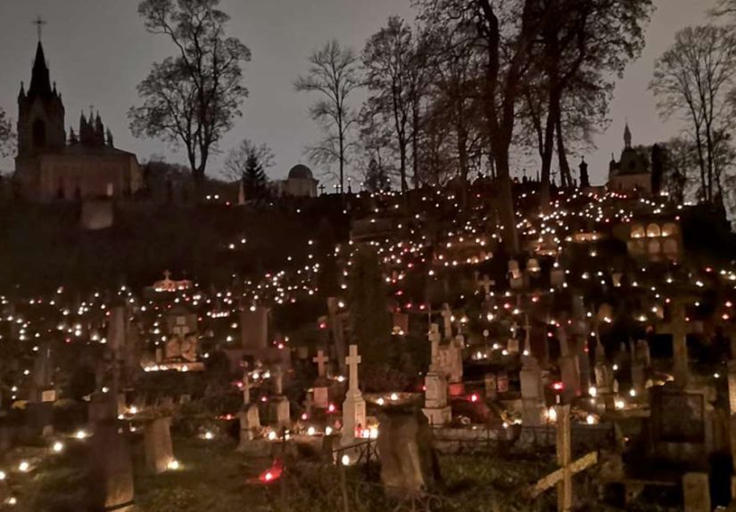 Hey Pandas, Show A Pic Of Your Favorite Halloween Tradition