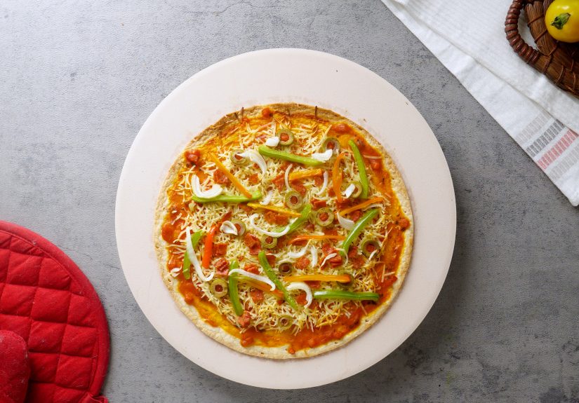 How to Cook Pizza on a Pizza Stone: 15 Steps