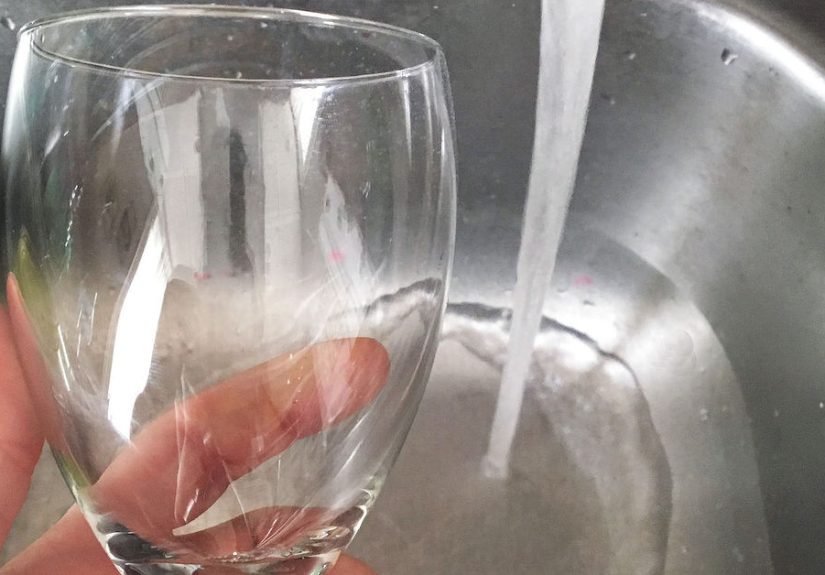 How to Make Festive Patriotic Stars and Stripes Wine Glasses