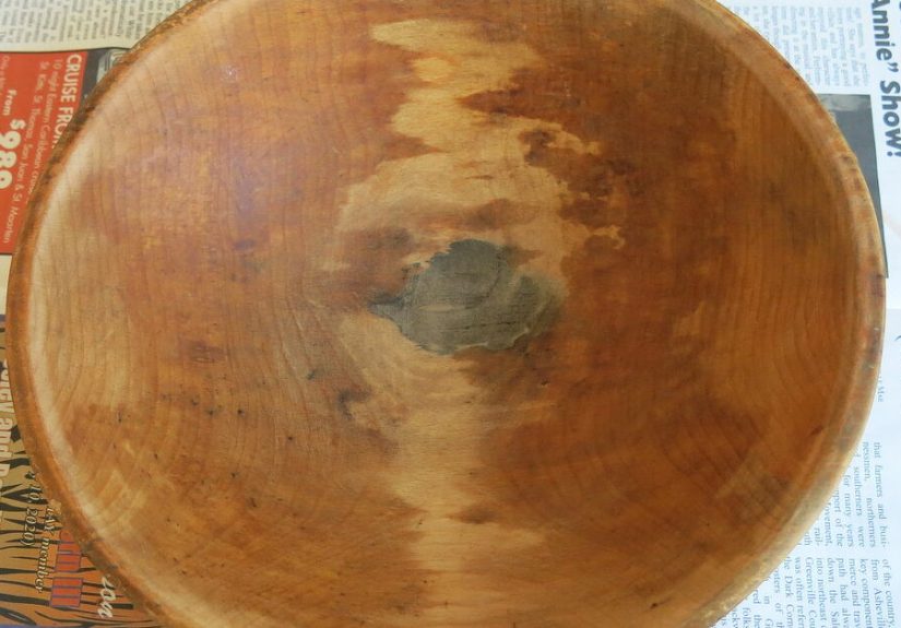 How to Paint a Beat Up Wooden Bowl to Give it a New Life DIY