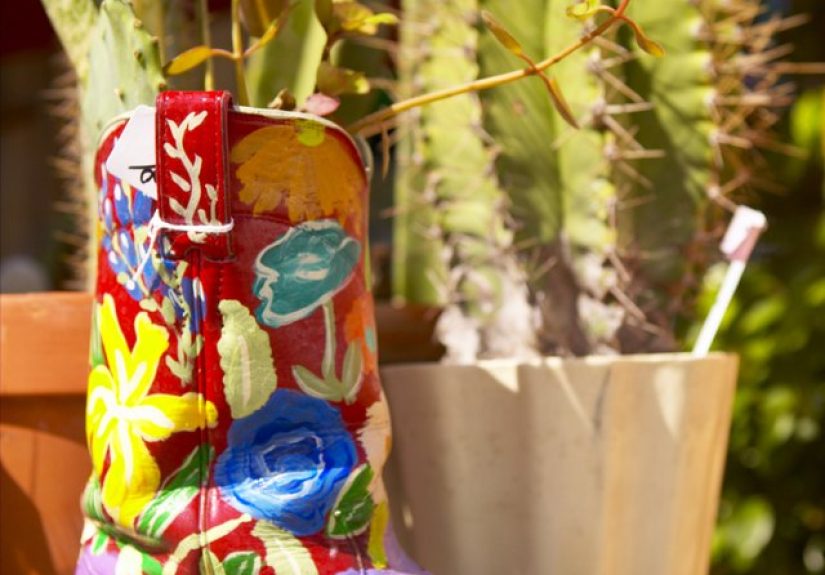 How to Remove Leather Shoe Dye With Acetone