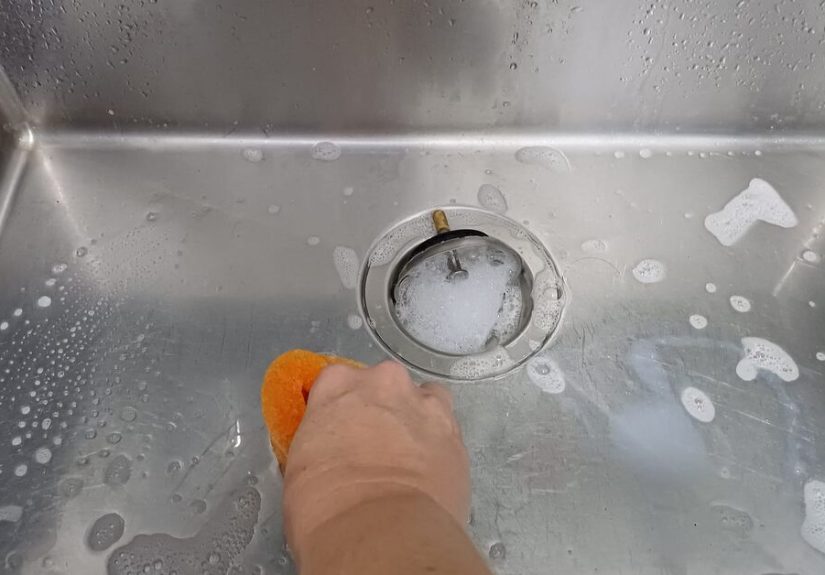 How to Whip Up an Eco-Friendly Stainless-Steel Sink Cleaner