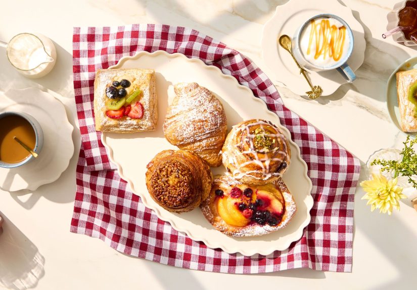 The Simple Joys of Cafécore: How Today’s Homes Are Drinking Up Coffee House Culture