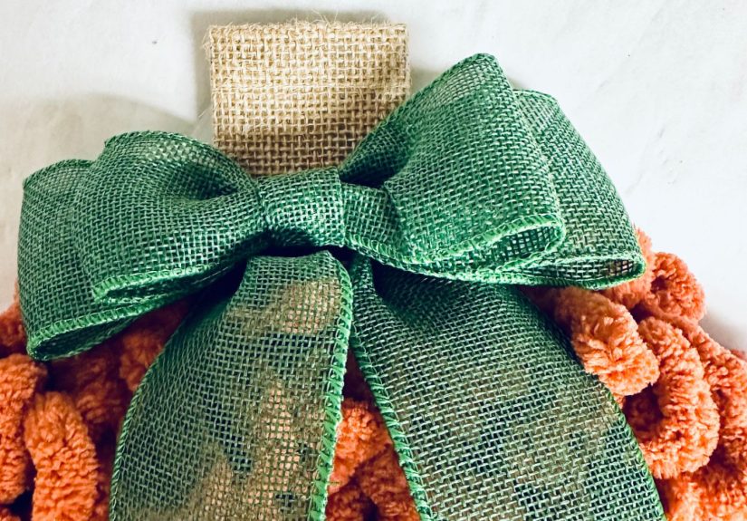 How to Make an Easy Pumpkin Yarn Wreath in 30 Minutes