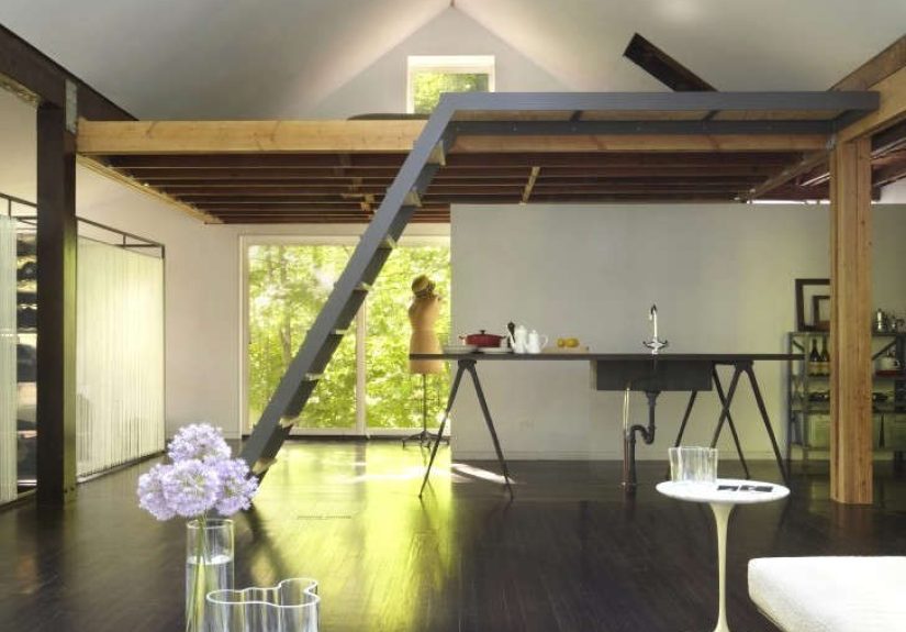 The New Pioneers: An Architect's One-Room Family House